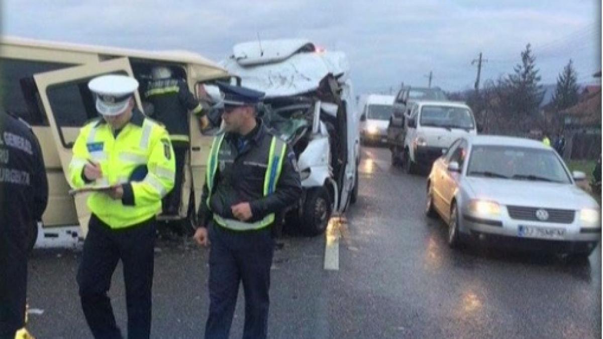 accident grav la iesirea din ramnicu sarat trafic complet blocat