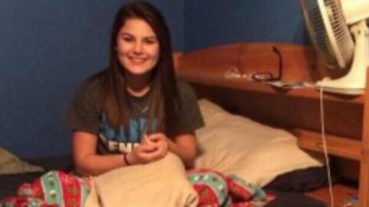 vorbea cu sotia sa pe skype cand brusc a anuntat o ca divorteaza ce a observat barbatul in spatele