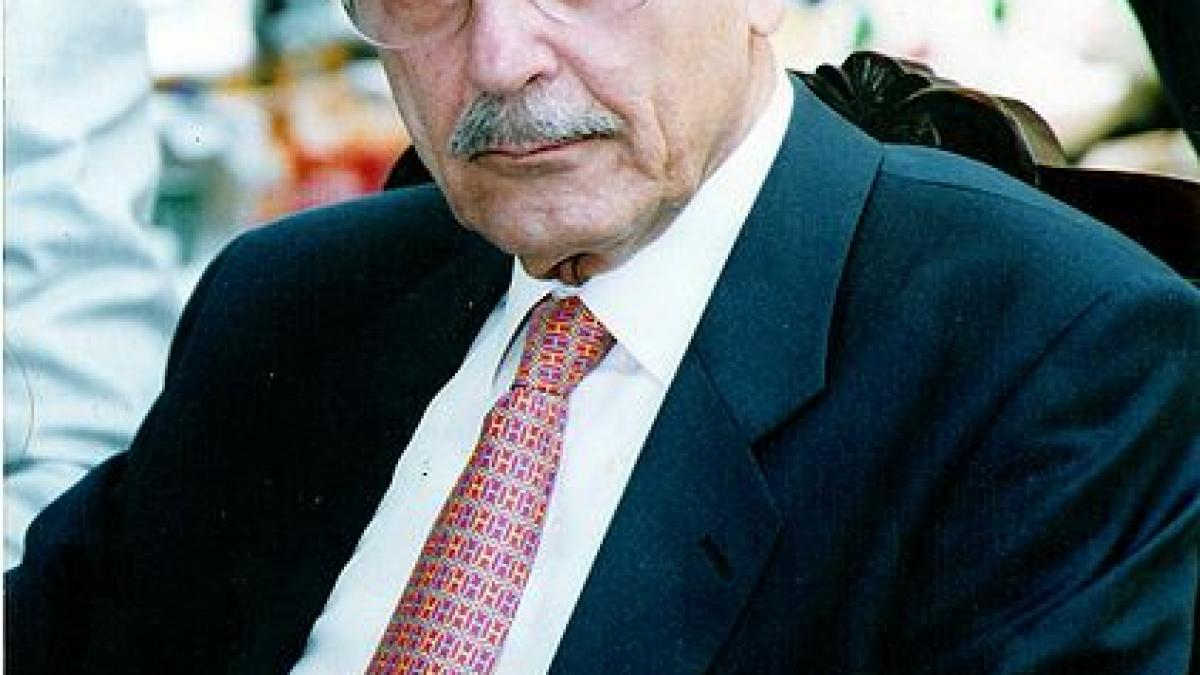 fostul presedinte al greciei konstantinos stephanopoulos a murit la 90 de ani