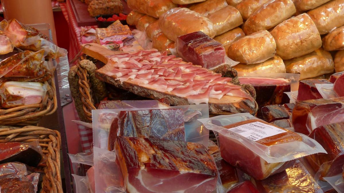 alimente contaminate cu bacteriile e coli in mai multe magazine si abatoare din tara