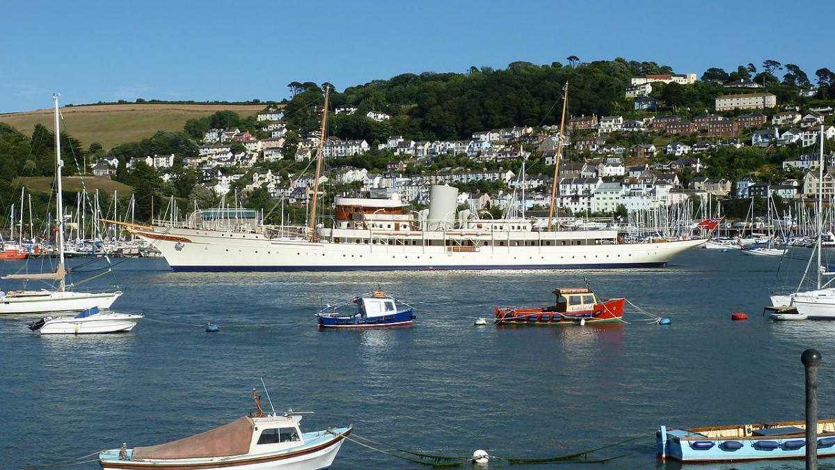 cel mai scump iaht romanesc vandut pe maruntis a apartinut regelui carol al ii lea iar acum este