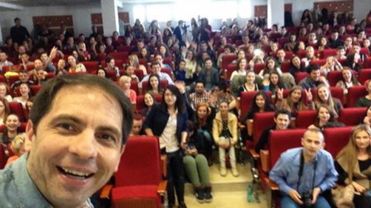 motivul pentru care dan negru nu merge la petreceri mondene acu vreo 18 ani un mare bastan de