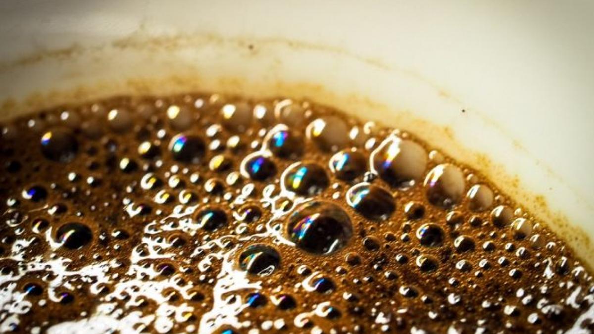 s a oparit cu cafea in avion