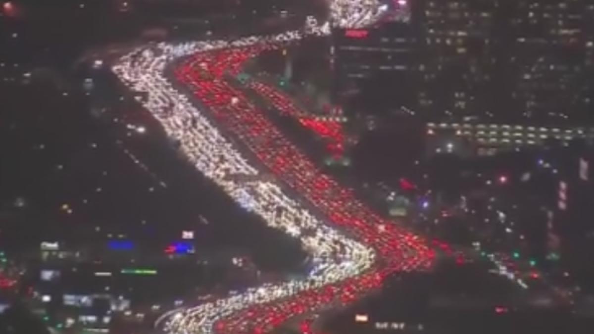 imagini incredibile din trafic in prag de sarbatori este cel mai mare blocaj din lume