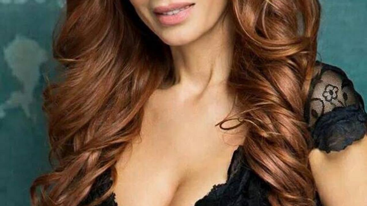 a divortat recent iar acum a fost vazuta sarutandu se cu un alt barbat o vedeta de la noi face