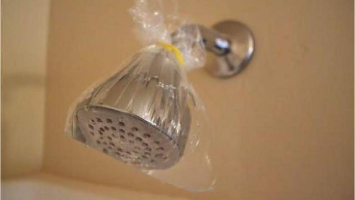 dusul i s a umplut de piatra si se chinuia mereu sa se spele ce a facut acasa dupa 20 de minute