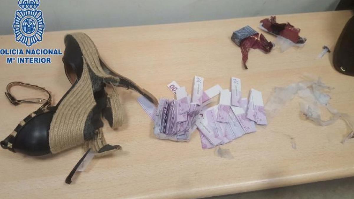 politistii de frontiera din spania au facut o captura uriasa cati bani au gasit in platforma