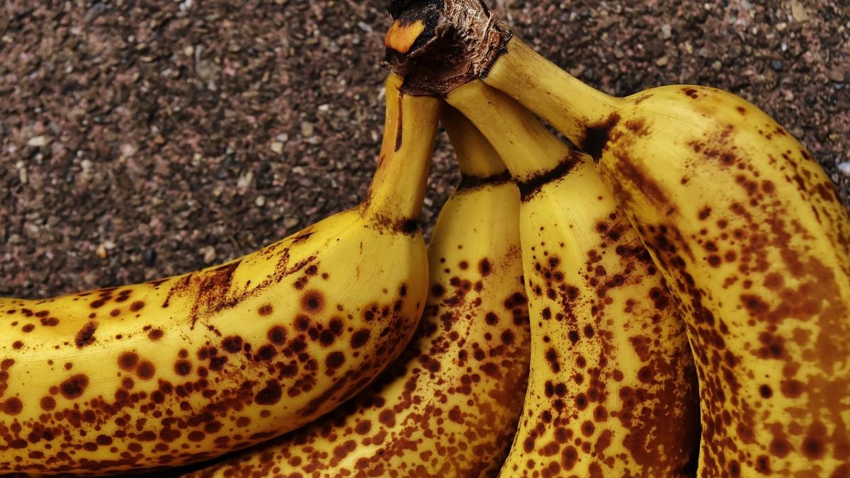 ce patesti daca mananci banane cu coaja neagra