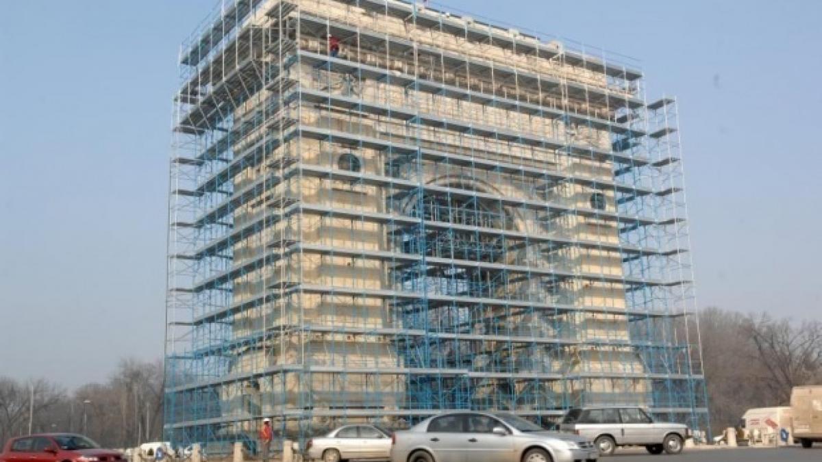 arcul de triumf va fi inaugurat luni dupa 3 ani de lucrari de reabilitare