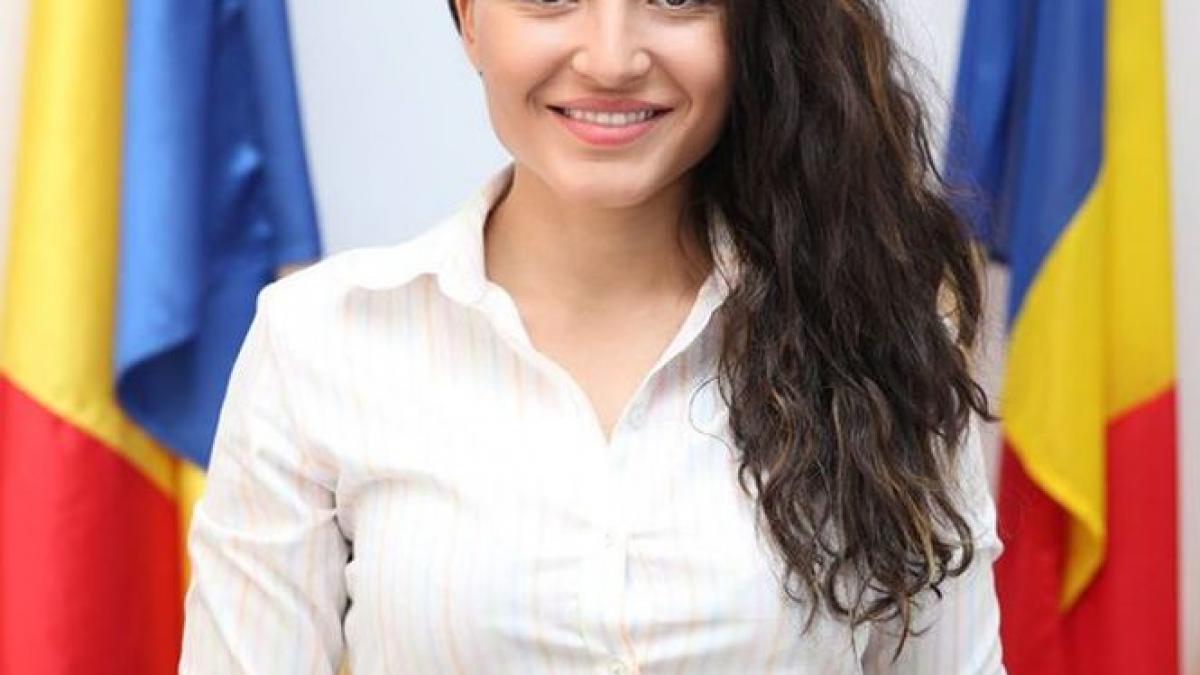 consiliera personala a lui gabriel oprea recuperata de primarul sectorului 4