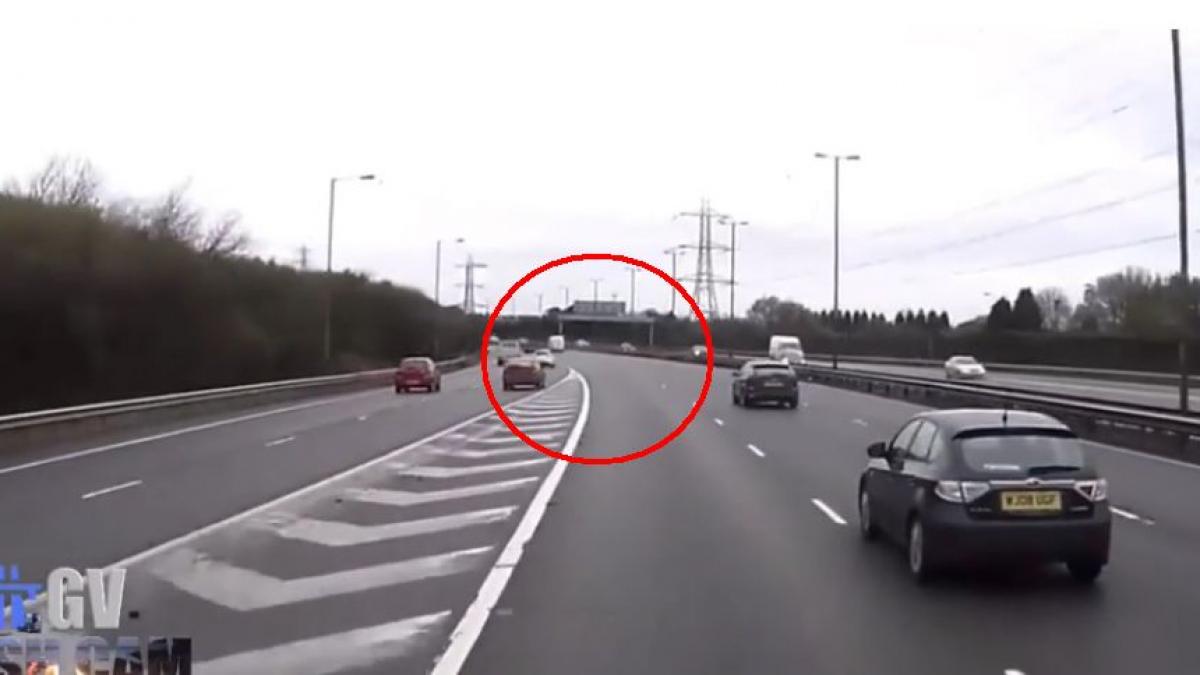 imagini de infarct ce se intampla cu un sofer care intra pe autostrada fara sa se asigure