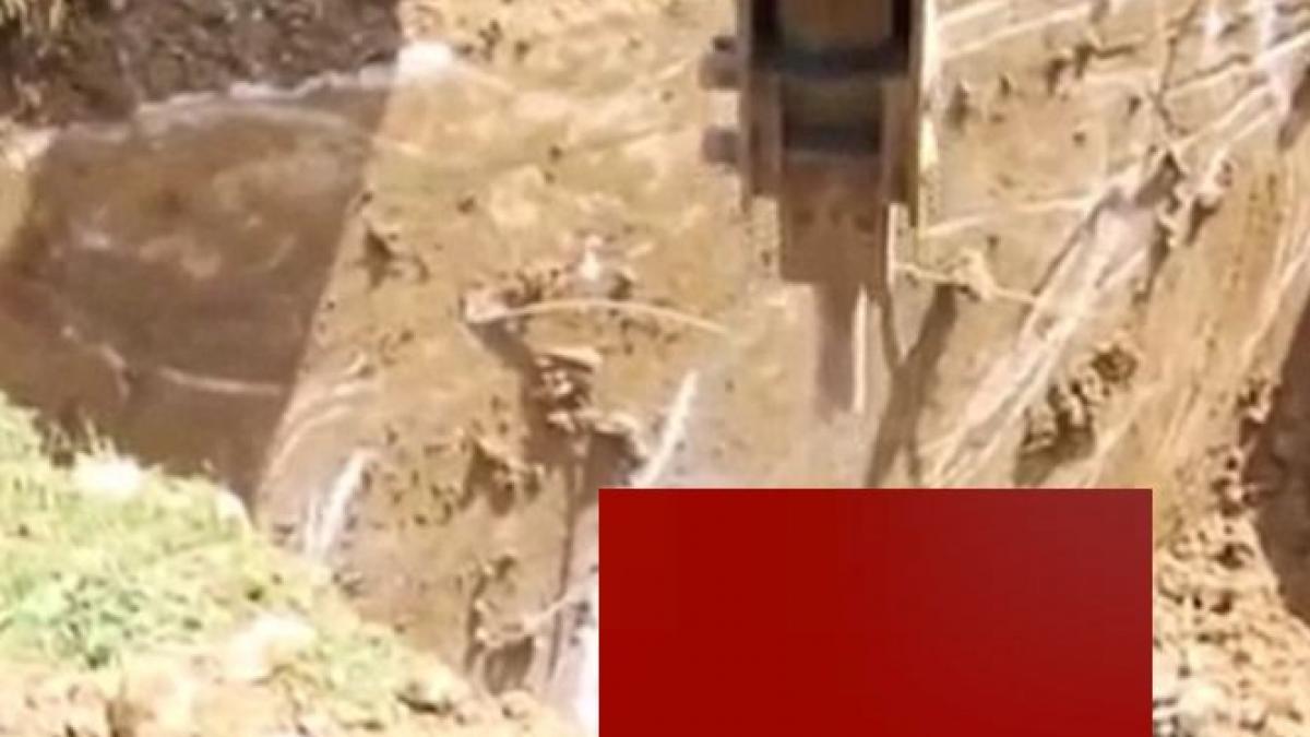 mai multi muncitori turci au sapat o groapa in pamant cand au vazut ce a iesit din gaura au