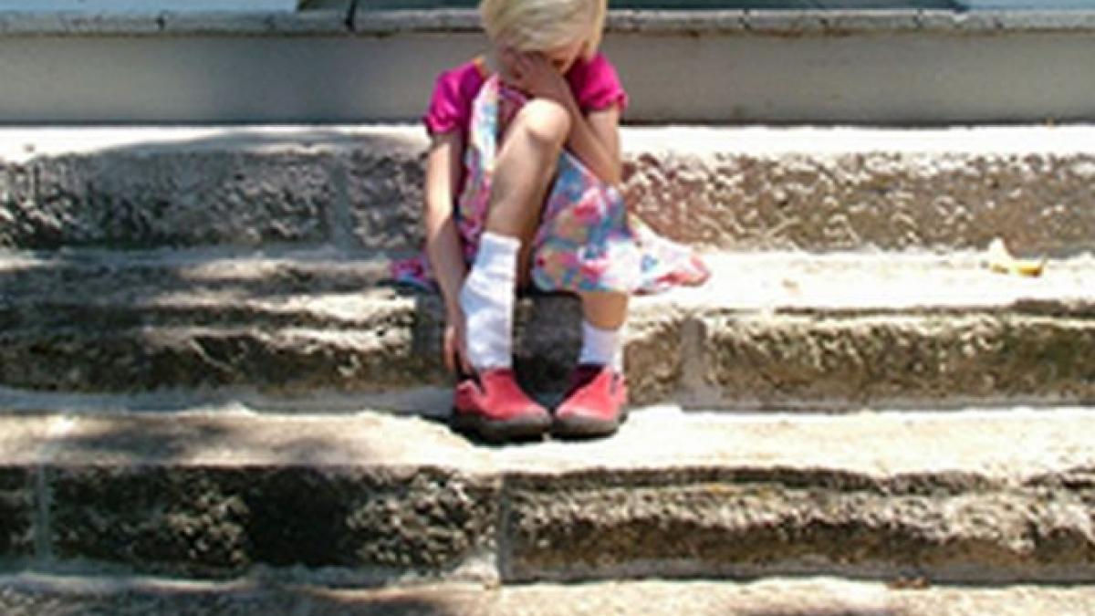 a intrat in baie si a iesit tipand acum fetita nu mai vrea sa se intoarca acasa ce a vazut copila