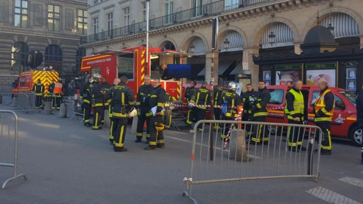 incendiu in cladirea consiliului de stat din paris sute de persoane au fost evacuate