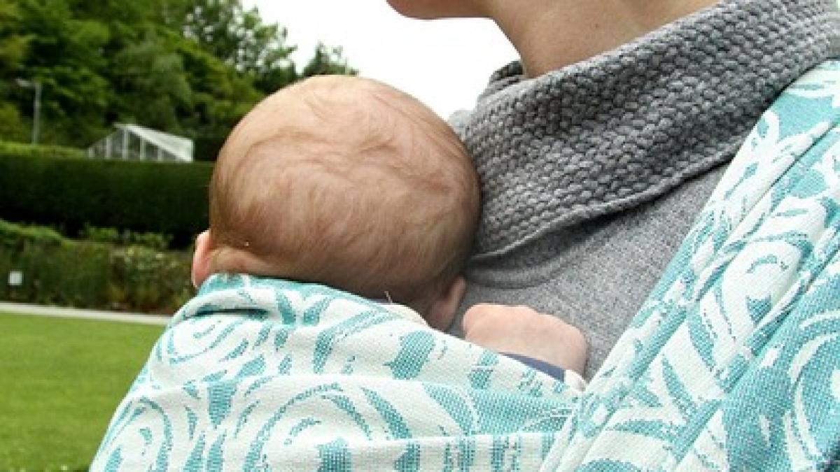 o studenta a venit la cursuri cu bebelusul ei cand profesorul a vazut ca studenta era distrasa s a