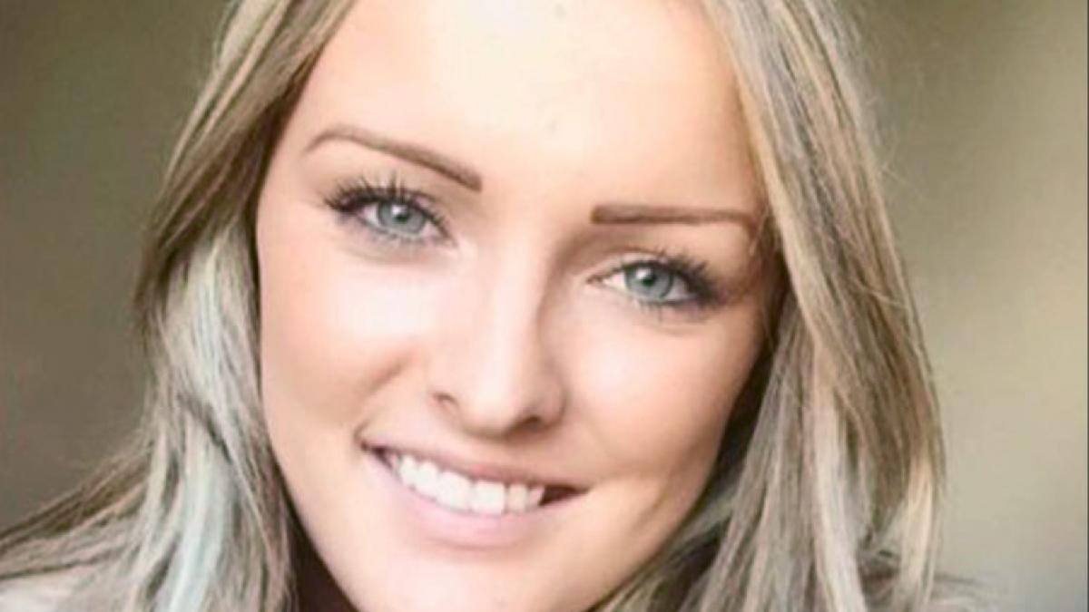 s a trezit intr o dimineata cu gatul umflat a crezut ca a dormit incomod dar apoi ceva cumplit i s