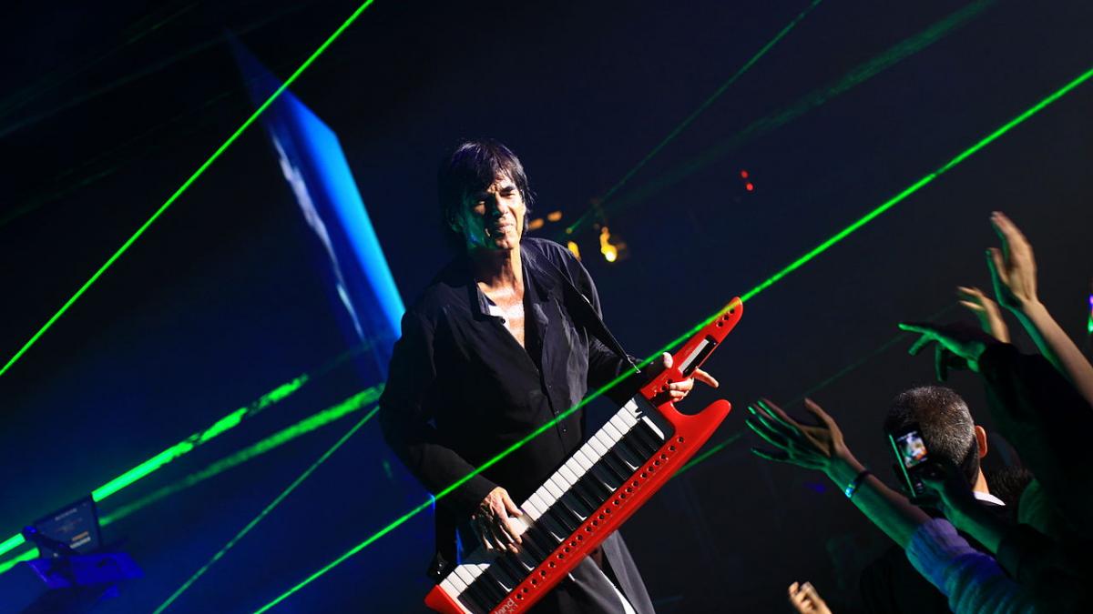 un cunoscut artist francez a fost arestat in rusia in urma unei dispute legate de plagiat