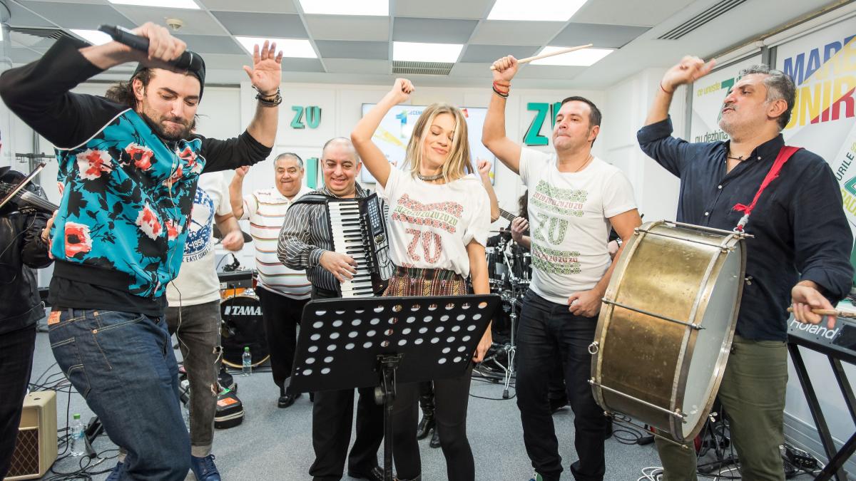 artistii momentului au facut senzatie cantand slagare la marea unire zu