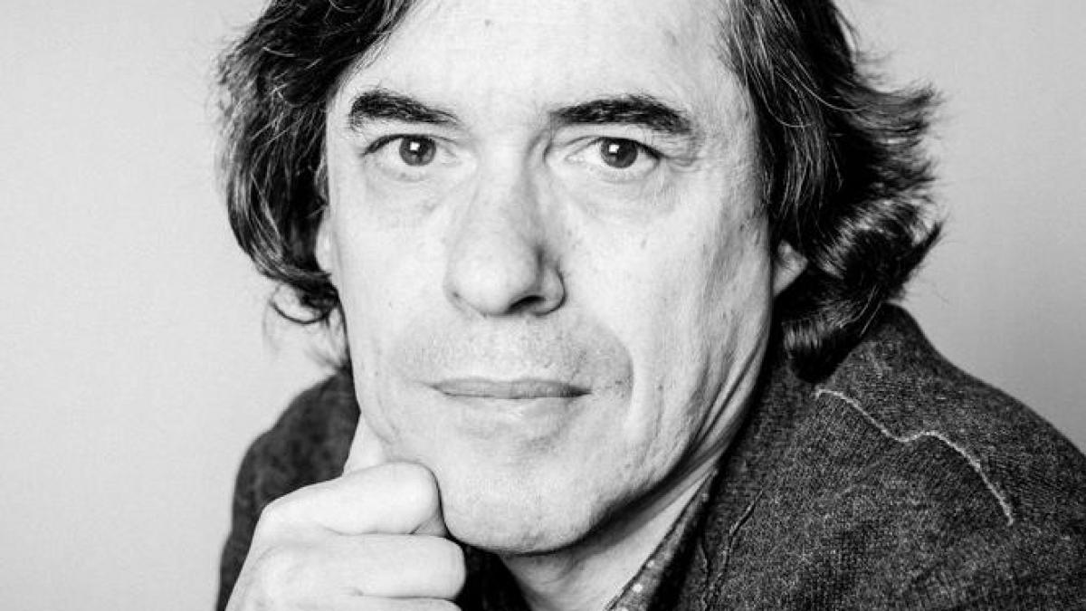 mircea cartarescu a refuzat invitatia presedintelui klaus iohannis la parada de 1 decembrie cum