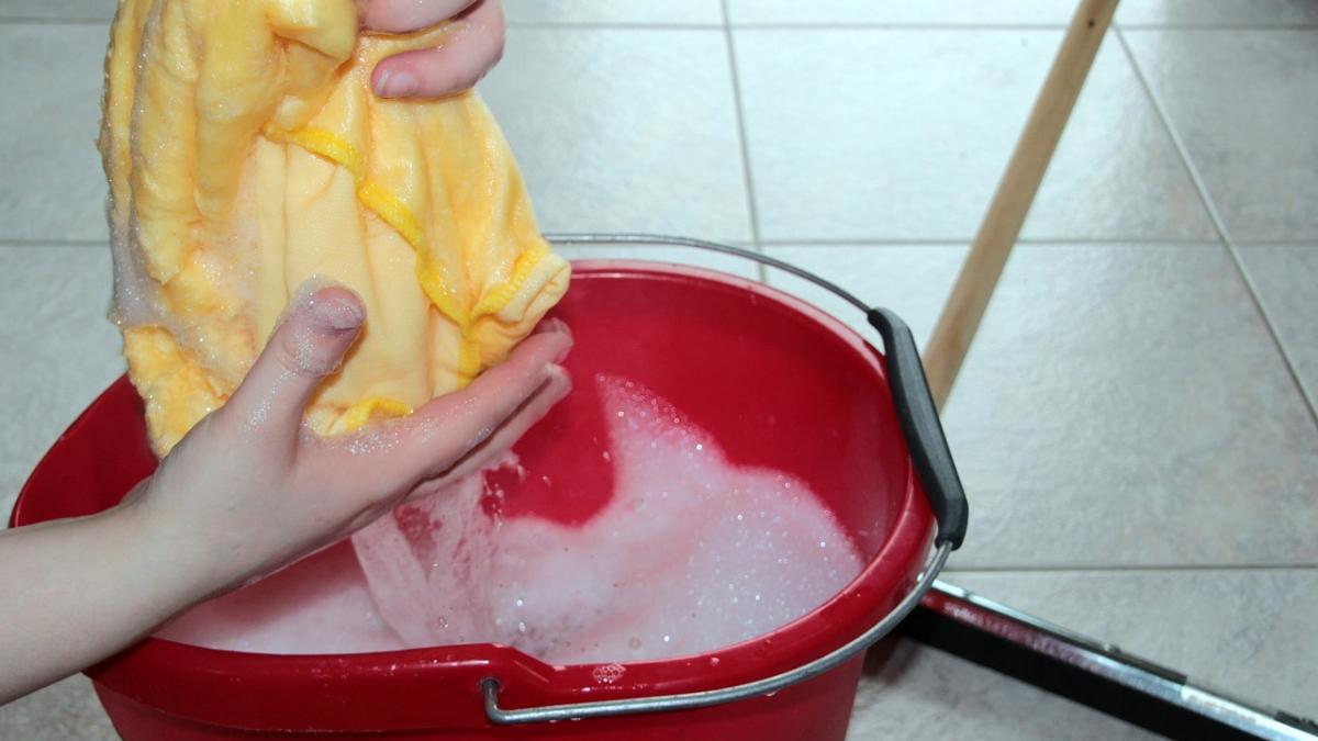 trucuri incredibile care te scapa imediat de praf sigur nu le stiai