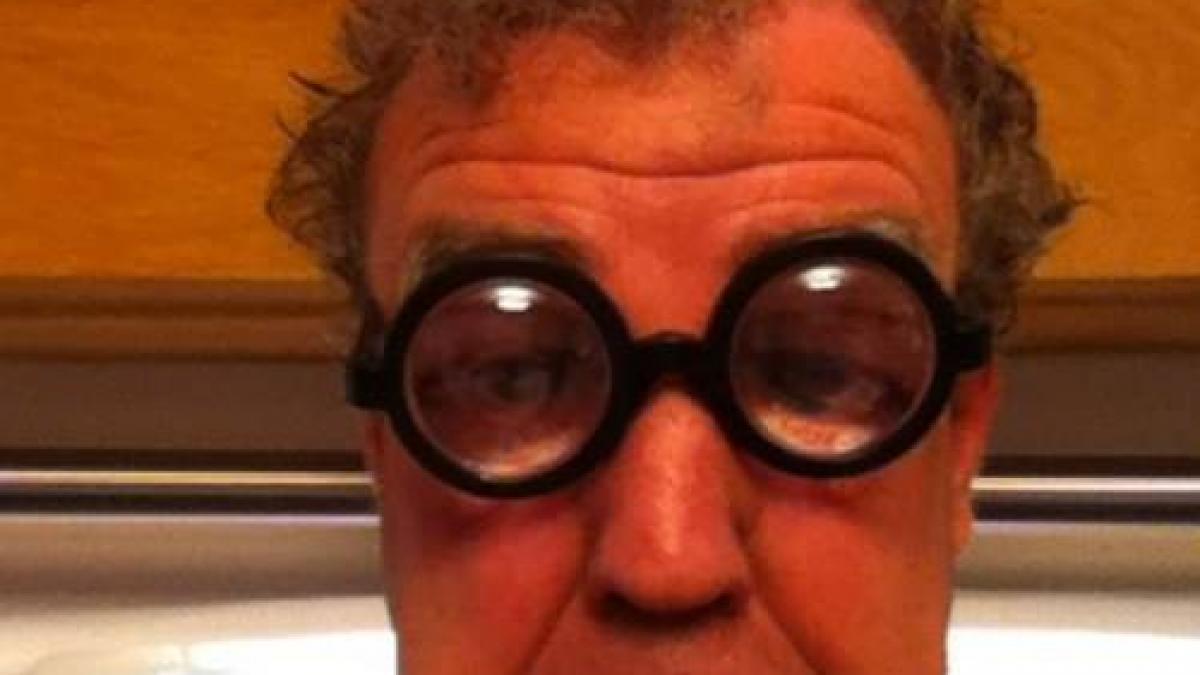 jeremy clarkson i a ironizat pe imigrantii romani din marea britanie in noua emisiune le dau