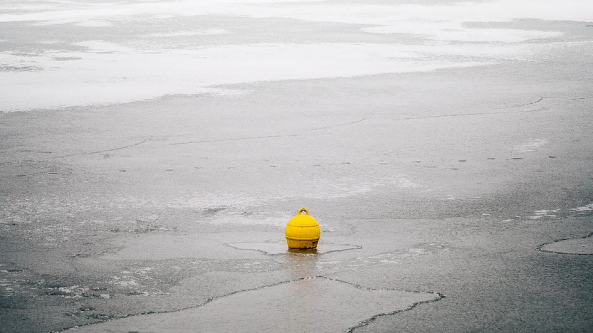 a ales sa patineze pe un lac inghetat cand a ajuns in mijlocul sau a avut un soc este cumplit
