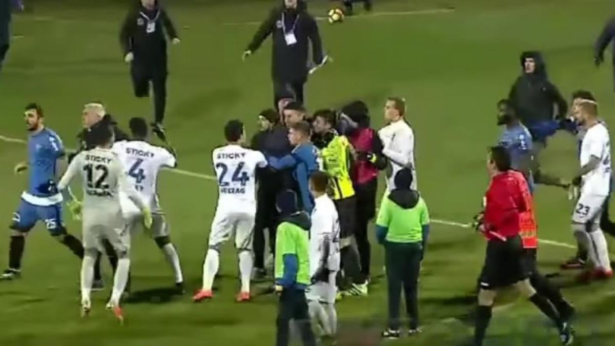 gica hagi injurat si bruscat pe teren de la ce a pornit totul video