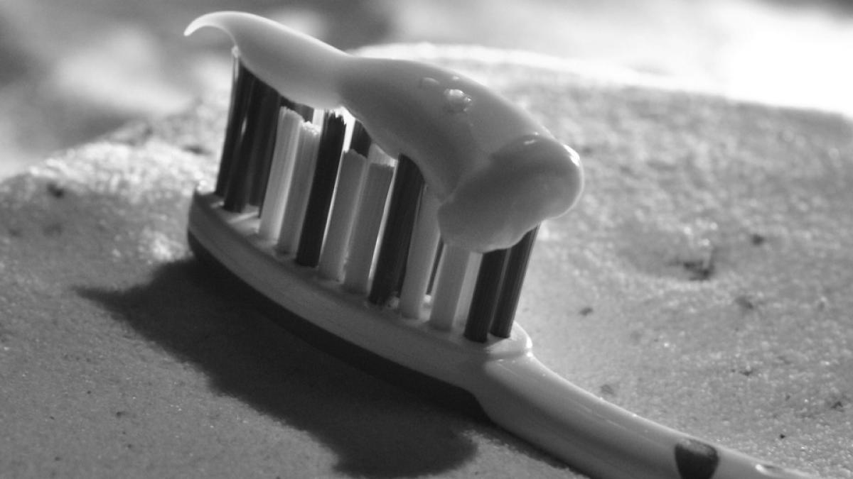 pasta de dinti naturala de ce ingrediente ai nevoie ca sa o prepari acasa