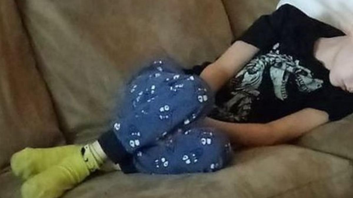 colegii isi bateau joc de el la scoala cand au aflat de ce arata asa au izbucnit in lacrimi