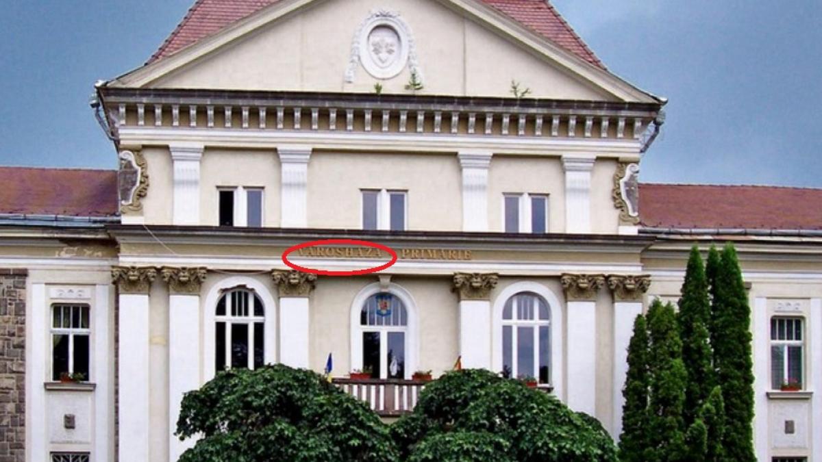 primarul municipiului miercurea ciuc obligat sa indeparteze inscriptia in limba maghiara varoshaza