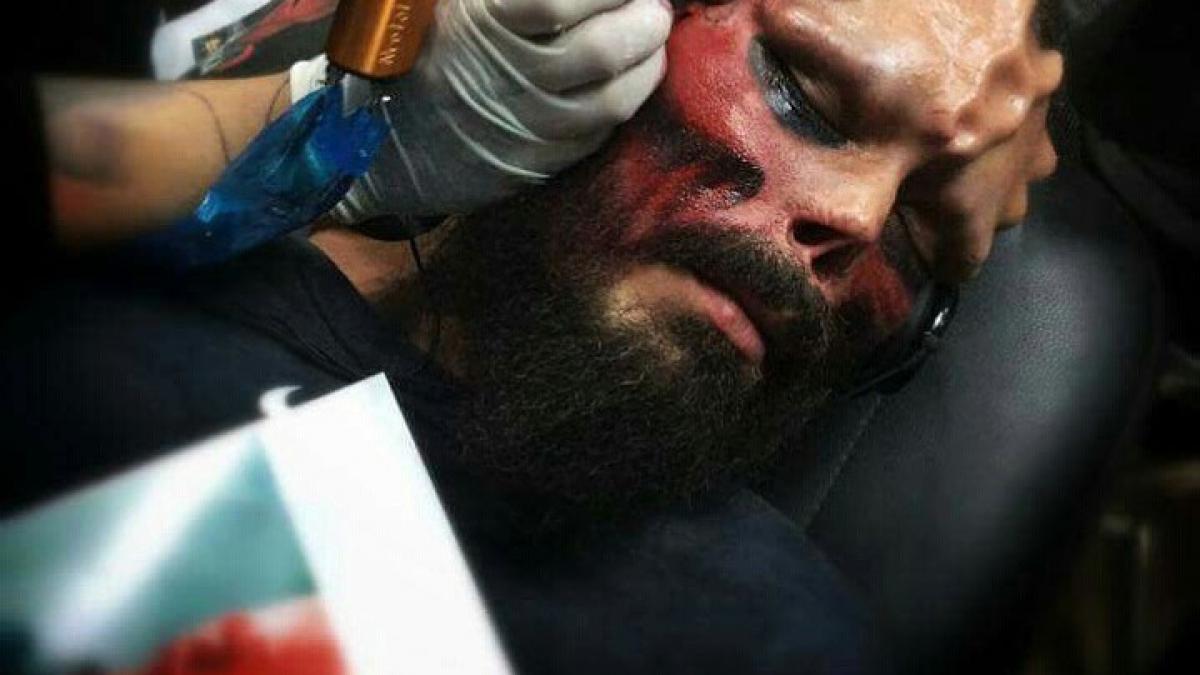 a dat o avere ca sa arate ca un monstru