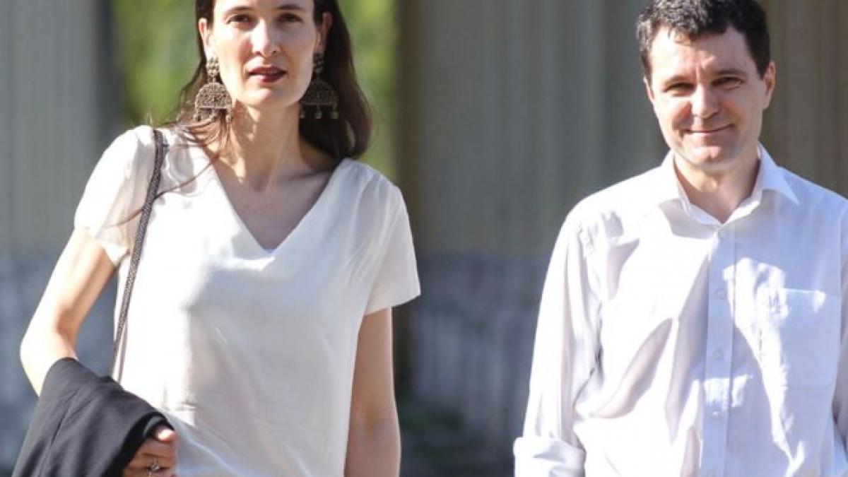 clotilde armand romania are o mare problema de incredere in clasa politica