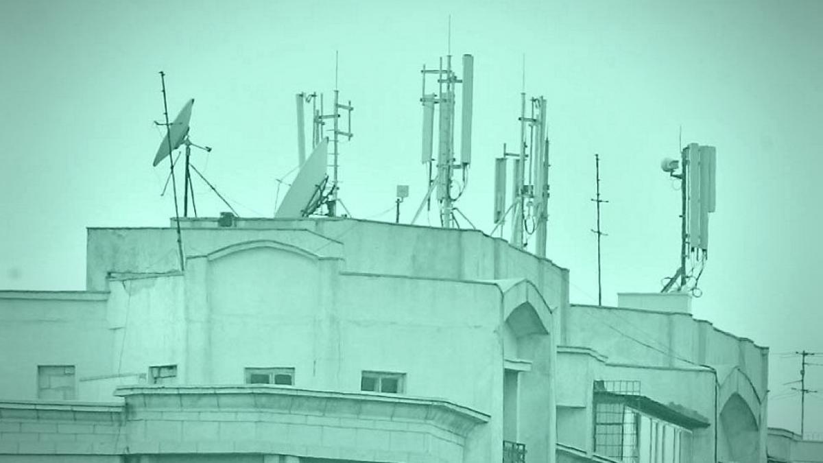 o asociatie de proprietari a obtinut in instanta demontarea antenei gsm de pe bloc oamenii au