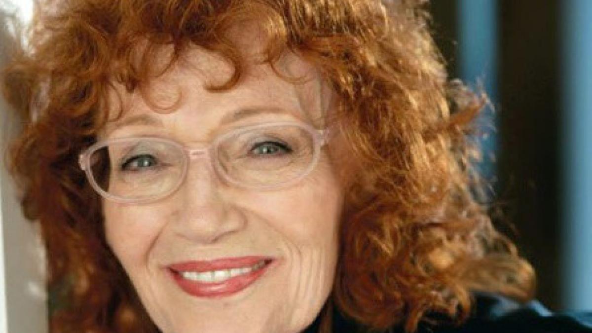 actrita adrianne tolsch o deschizatoare pentru stand up comedy a murit la 78 de ani