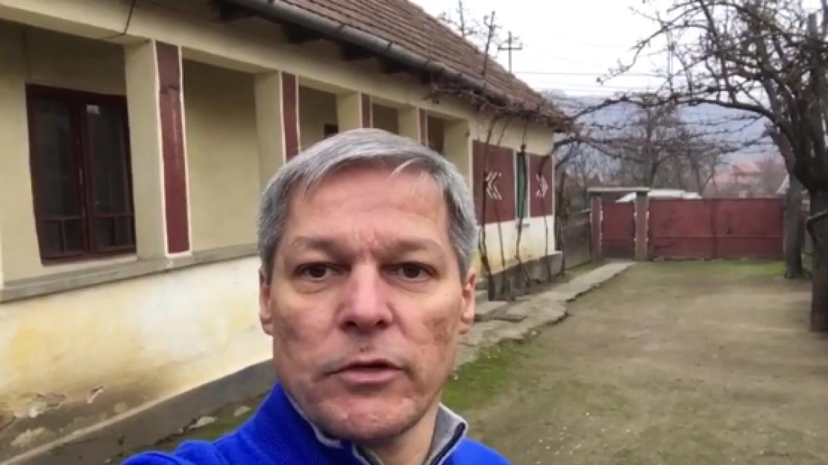 dacian ciolos ii indeamna pe romani sa mearga la vot intr un mesaj video filmat in curtea casei