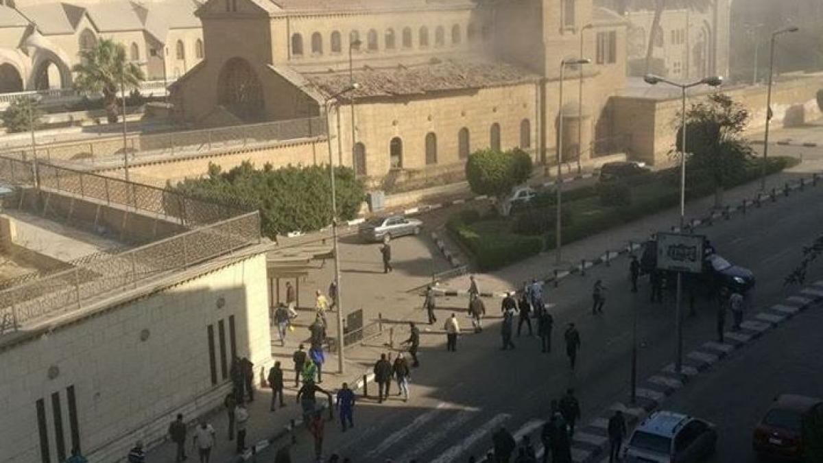 atentat la cairo la o celebra biserica politia anunta cel putin 15 victime
