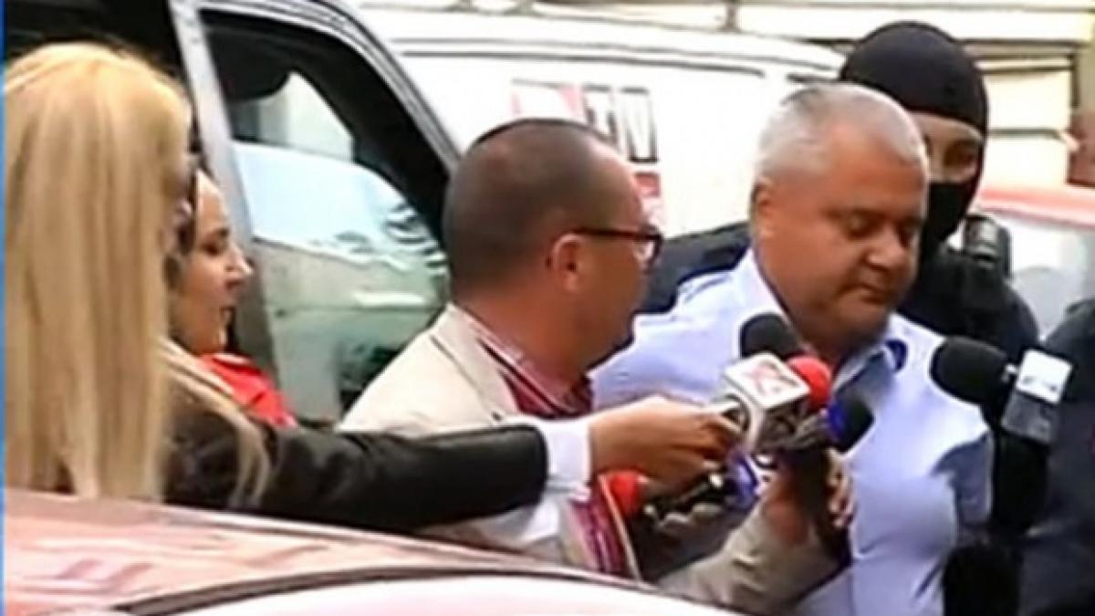 fost director al raapps in dosarul despagubirilor ilegale i am dus crinutei dumitrean o mapa cu un