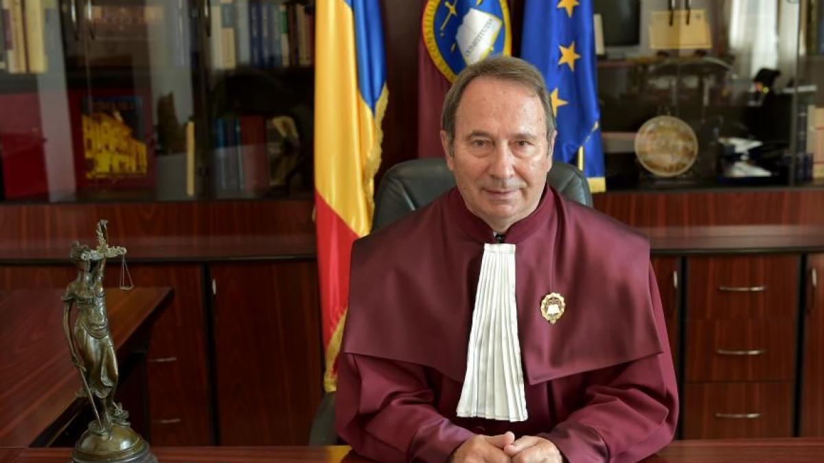 curtea constitutionala amana pentru vineri dezbaterea privind legea de eliminare a 102 taxe