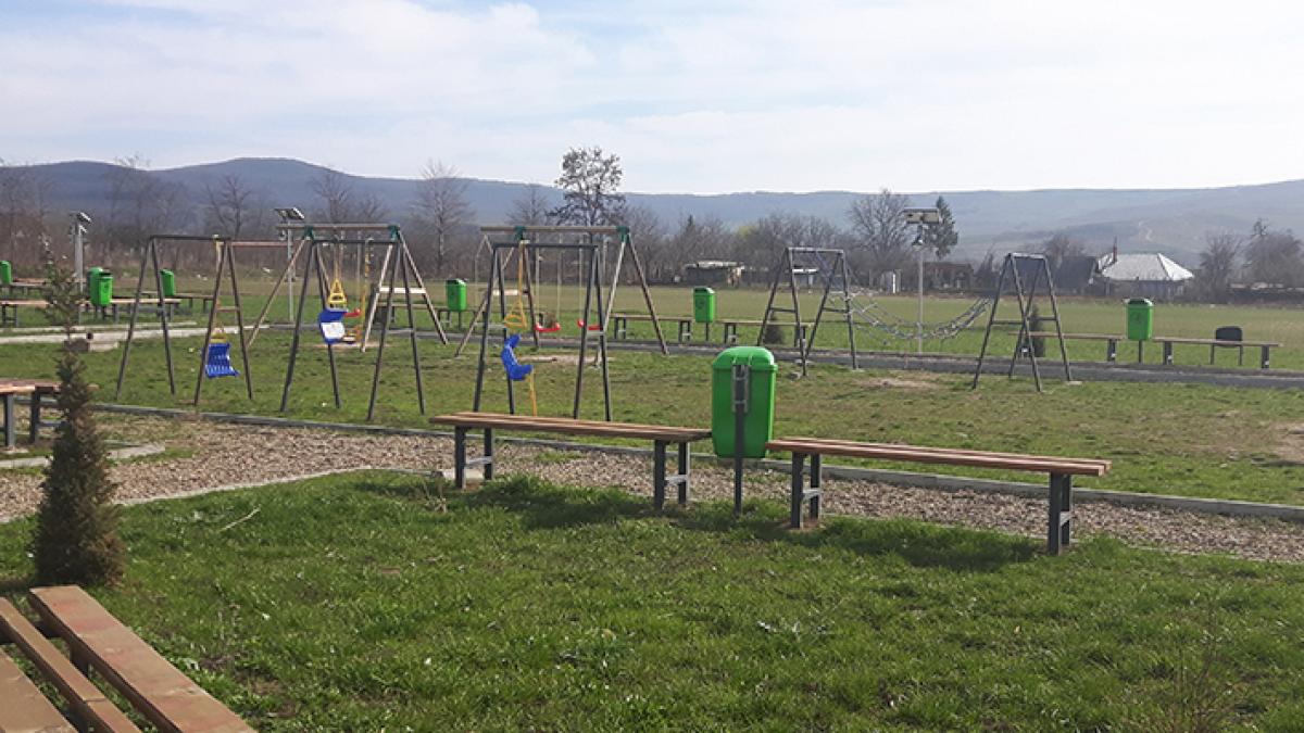 profesoara din vaslui batuta cu o teava de calorifer pe strada de un elev care a luat nota 4 la teza