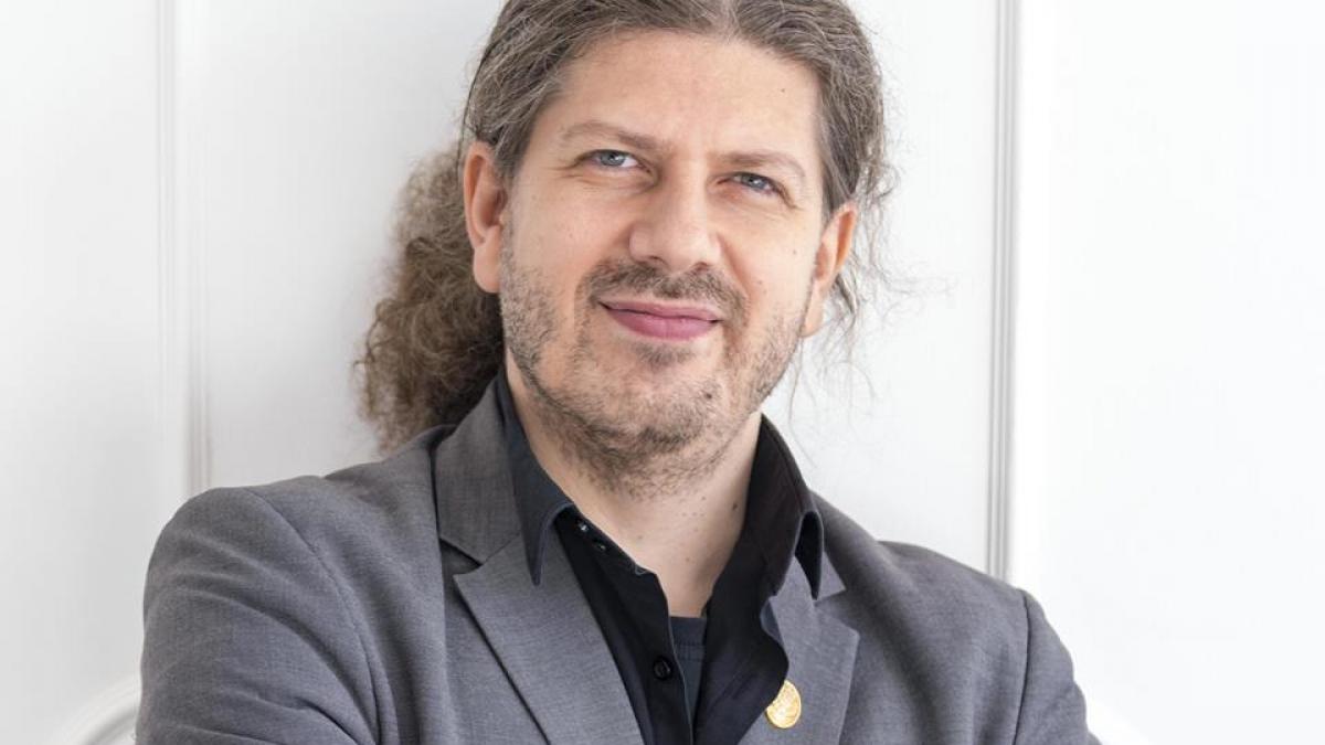 reactia lui remus cernea dupa ce iubita lui s a pozat cu sanii la vedere