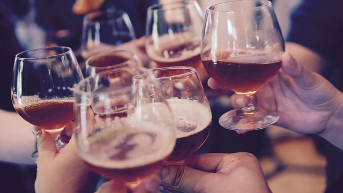 seful lor le a zis ca va fi petrecere la birou asa ca a comandat 2 pizza pentru 15 angajati pe una