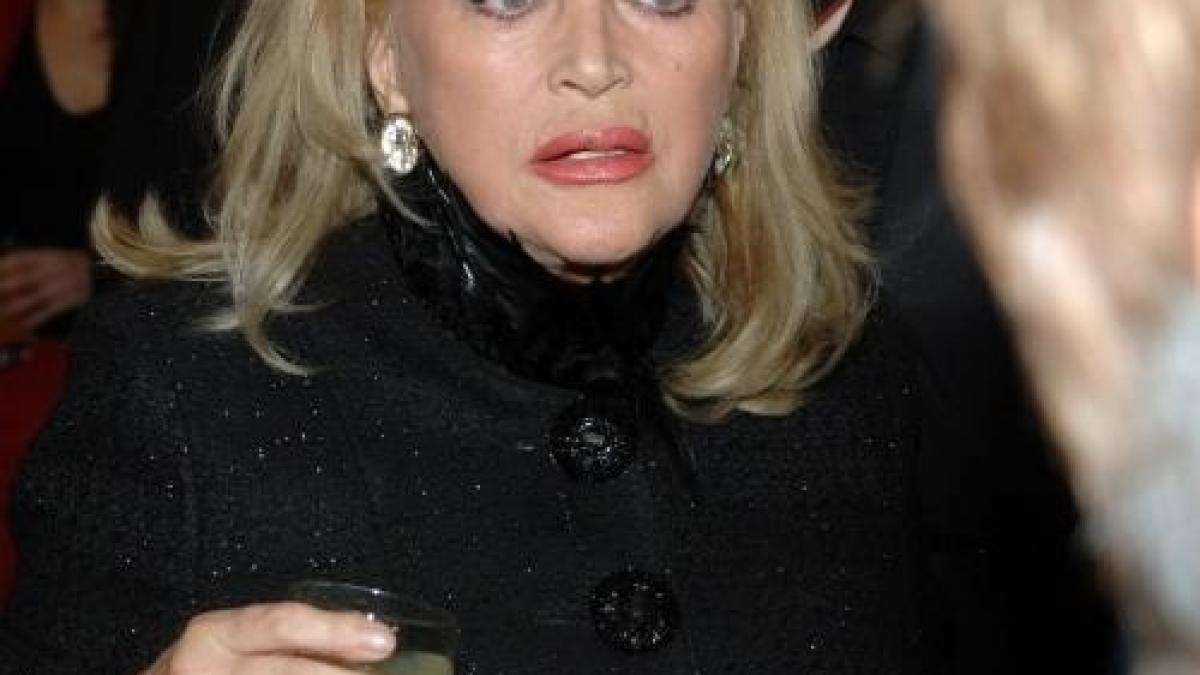 zina dumitrescu ramane fara pensie cum a ajuns mama modei romanesti in aceasta situatie