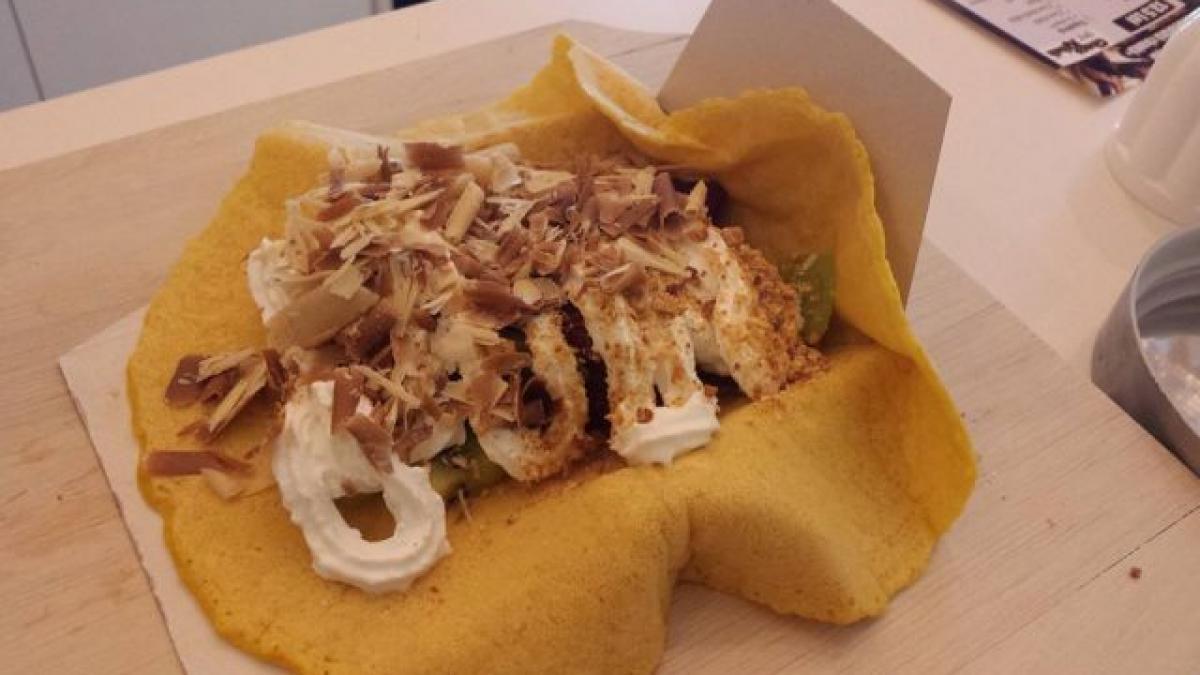 s a deschis shaormeria in care mananci kebab cu ciocolata fructe si frisca