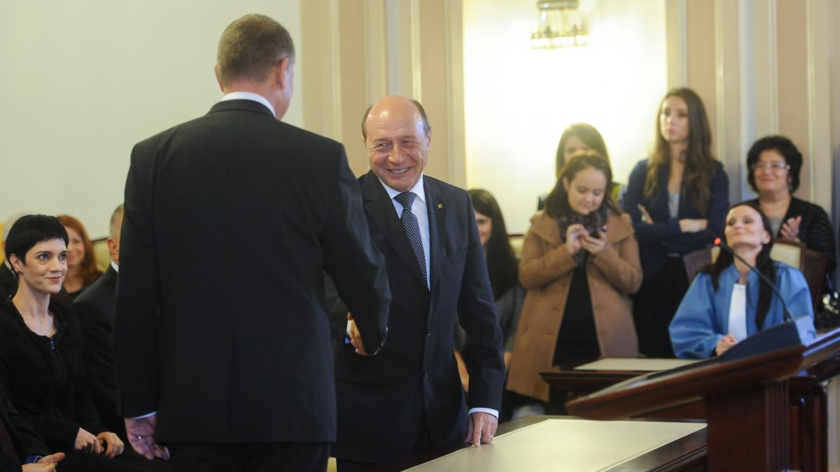 traian basescu da cartile pe fata ce spune despre intalnirea cu presedintele klaus iohannis