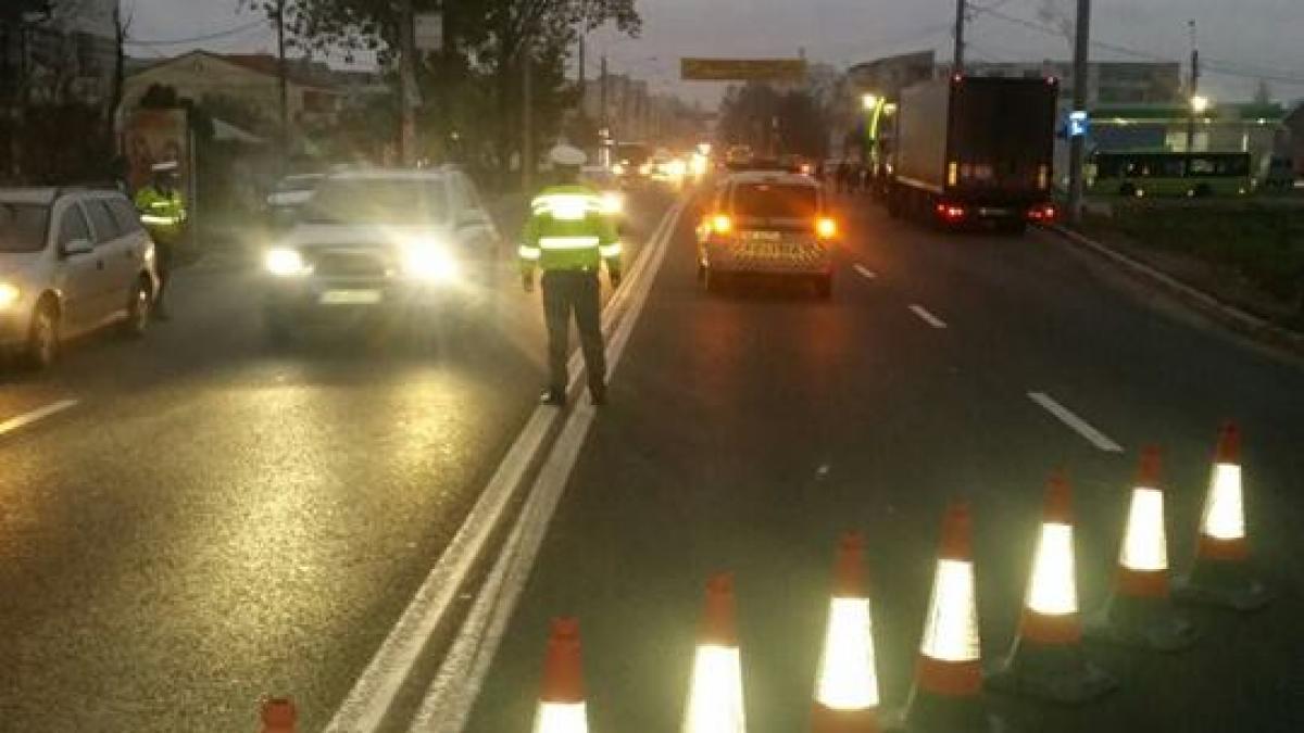 accident cumplit in prahova intre un autobuz cu calatori si o autoutilitara un om a murit alti 11