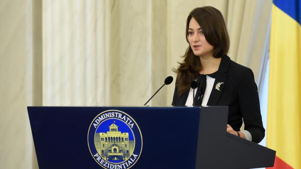 purtatorul de cuvant al presedintelui klaus iohannis face o declaratie de presa