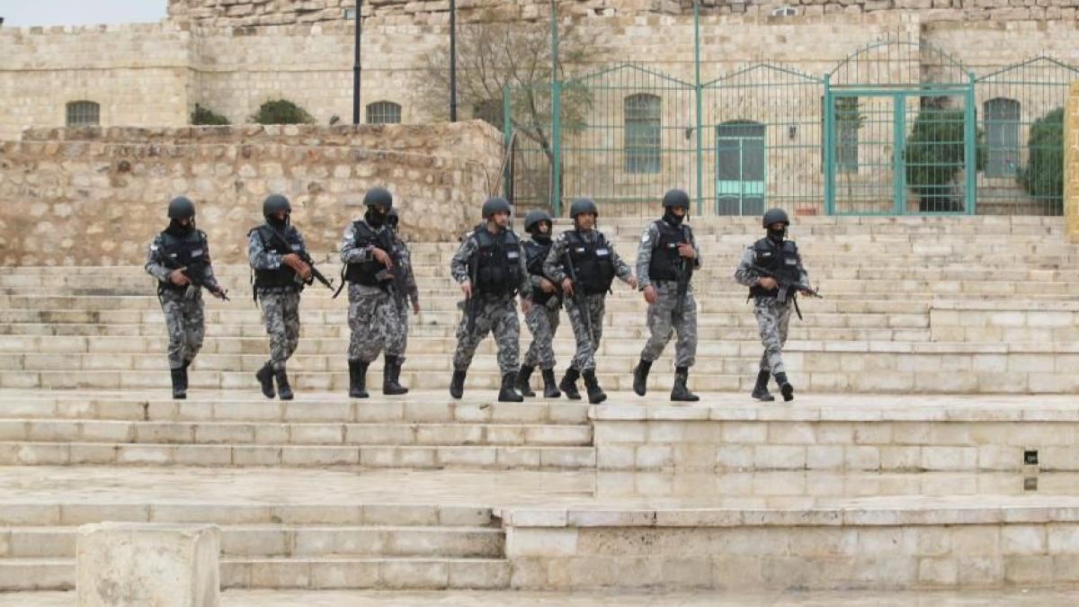 jihadistii de la isis fac noi victime patru politisti au fost ucisi in atacurile armate din iordania