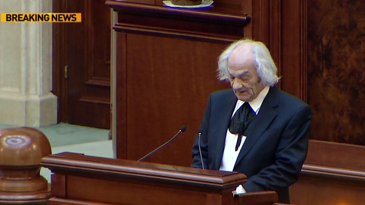 prima sedinta a noului parlament sesiunea din senat prezidata de neurochirurgul leon danaila