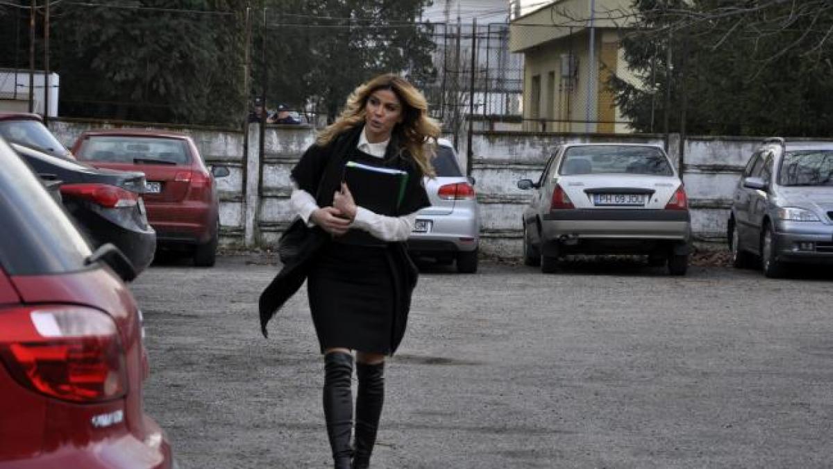 cum si a trimis baronul cosma fiica in parlament desi nu era pe loc eligibil