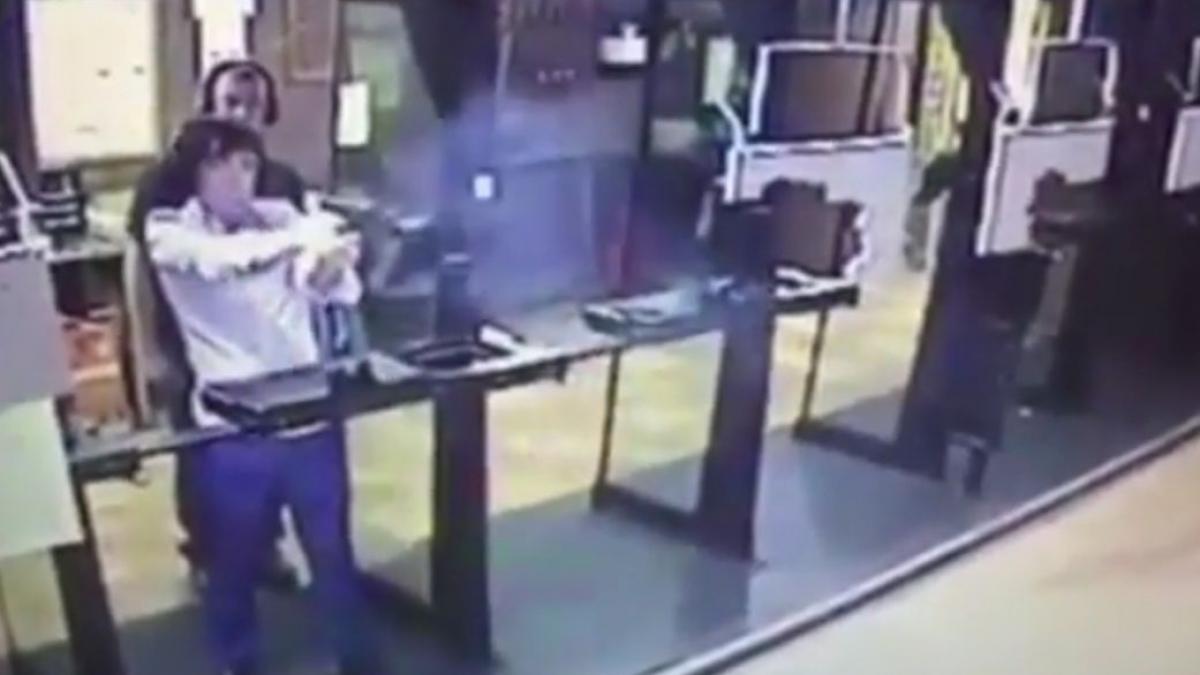 imagini socante un tanar incearca sa se sinucida dar isi impusca instructorul care il invata sa